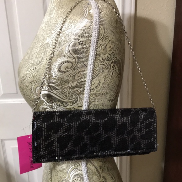 Betsey Johnson Sequin Leo silver clutch with silver tone strap. NWT - Picture 5 of 10